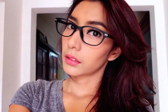 Si Muncikari Itu Kini Mengincar Tyas Mirasih, Sintha Bachir dan Amel Alvi - JPNN.COM