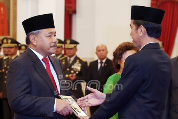 Hayono Isman Terharu, Sang Ayah Dianugerahi Gelar Pahlawan - JPNN.COM