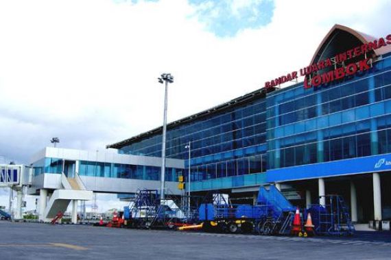 Yang Mau Liburan ke Lombok Sabar ya, Penutupan Bandara Diperpanjang Lagi - JPNN.COM