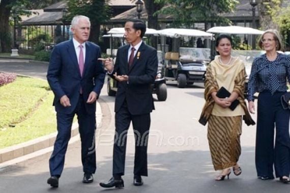 Lihatlah Beda Penampilan Iriana Jokowi dengan Istri PM Australia - JPNN.COM