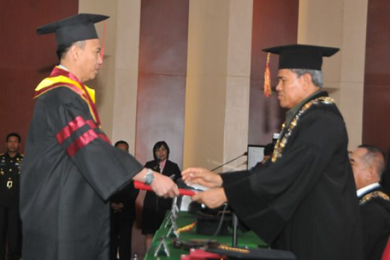 Unhan Mewisuda 93 Mahasiswa Program Magister Pertahanan - JPNN.COM
