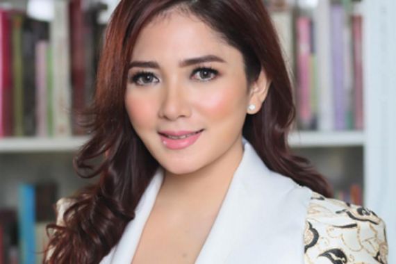 Ini Alasan Nova Rini Bergabung Bersama Grace Natalie di PSI - JPNN.COM