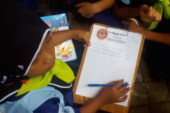 Wow, 60 Siswa SD Tulis Surat untuk Presiden Jokowi, Apa Ya Isinya... - JPNN.COM