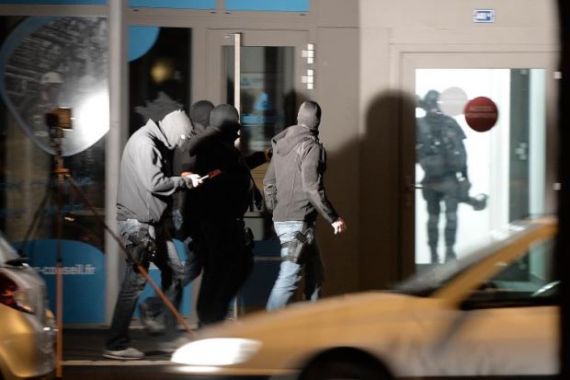 Polisi Prancis Buru Tersangka Teror secara Besar-Besaran, Lihat nih Hasilnya... - JPNN.COM