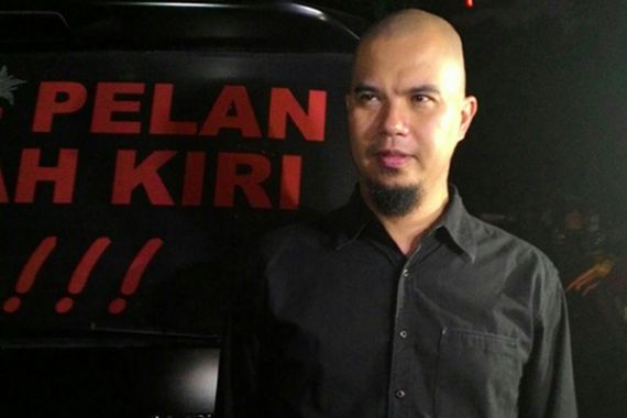 Ahmad Dhani: Lihat Wajah Saya, Mental Farhat Abbas Tertekan - JPNN.COM