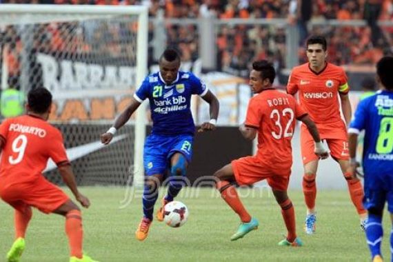 Babak Pertama Persija 1-0 PBR: PBR Bermain dengan Sepuluh Orang, Persija Cetak Gol - JPNN.COM