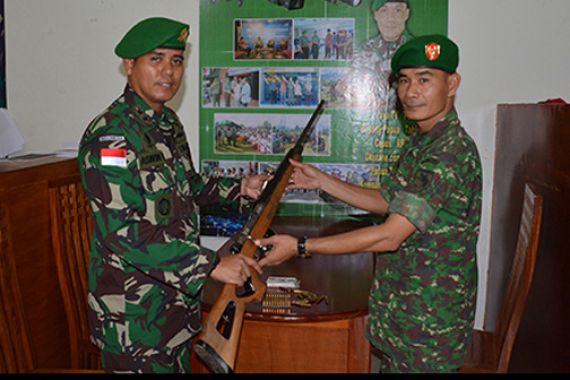 Waspada: TNI Berhasil Amankan Senjata dan Puluhan Amunisi di Perbatasan Papua - JPNN.COM