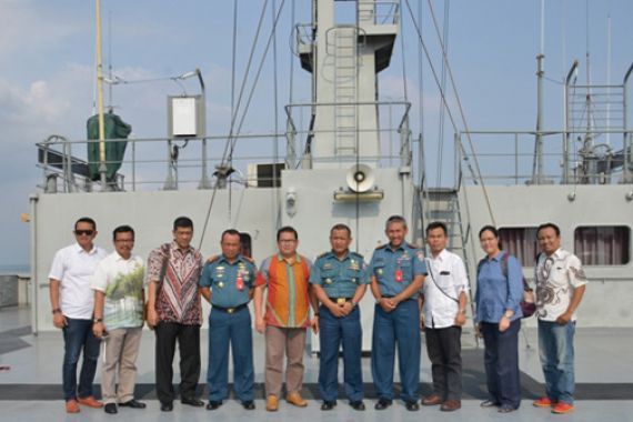 Pengurus PWI Pusat Kunjungi Kapal Rumah Sakit TNI AL - JPNN.COM