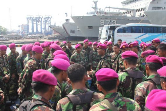 KRI Teluk Amboina Pulangkan 991 Satgas Asap Palembang - JPNN.COM