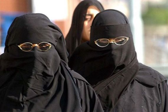 RESMI, Pengadilan Putuskan Pakai Jilbab Di Prancis Dilarang - JPNN.COM