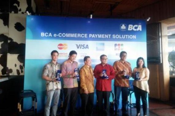 BCA Targetkan Transaksi Online Rp 5 Triliun - JPNN.COM