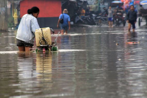 Banjir Hantui Puncak Pesta Demokrasi di Bandung - JPNN.COM