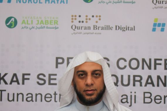 Wakaf 1 Juta Quran Braille: Syekh Ali Jaber Mengaji Bersama 1000 Tunanetra - JPNN.COM