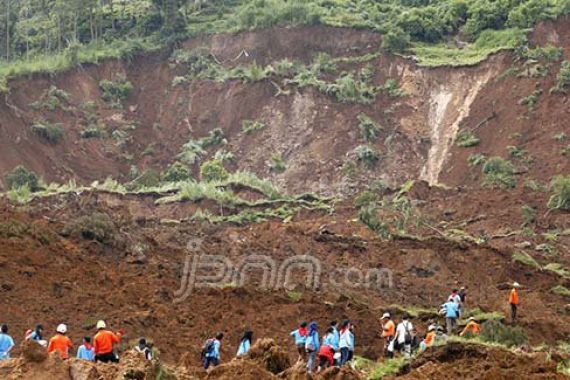 15 Korban Longsor di Bengkulu Utara Belum Ditemukan - JPNN.COM