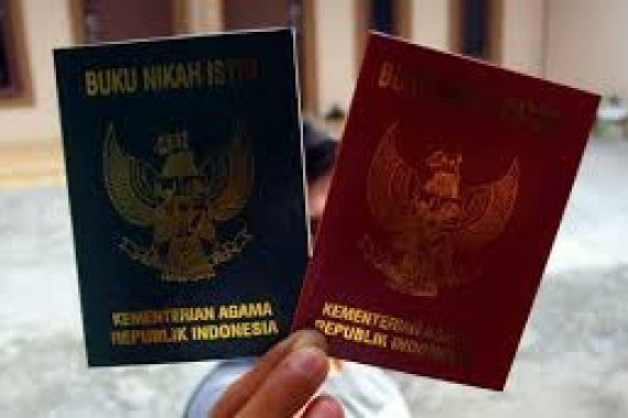 Dikejar-kejar Debt Collector, Suami Tinggalkan Istri Cantiknya Sendiri - JPNN.COM