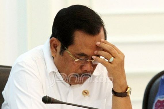 Gaduh dan Ribut...Kajati Dicopot, Jaksa di Maluku Demo - JPNN.COM
