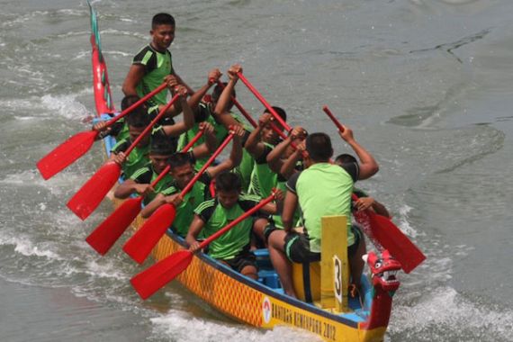 Kepengurusan Baru Belum Direstui, Nasib Atlet Dayung Batam Belum Jelas - JPNN.COM