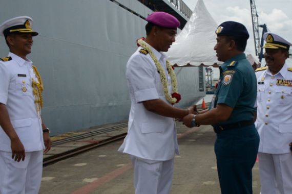 Tiba-tiba, Kapal Perang Angkatan Laut Malaysia Sandar di Dermaga JICT, Ada Apa Nih? - JPNN.COM