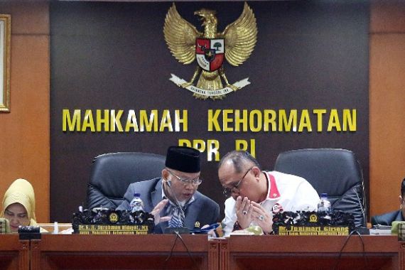 Inilah Sikap Masing-masing Anggota MKD terkait Nasib Setnov - JPNN.COM