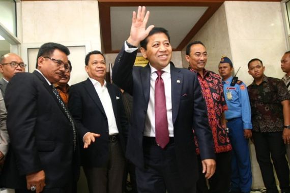 Ini Surat Papa setelah Mundur: Minta Maaf, Setya Novanto Akui Kekhilafannya - JPNN.COM