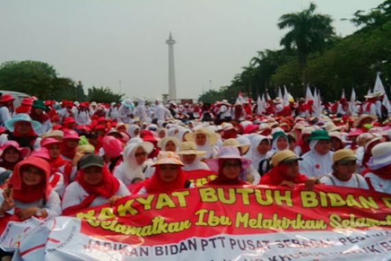 Forum Bidan Desa Klaim Megawati Dukung Peningkatan Status PTT jadi PNS - JPNN.COM