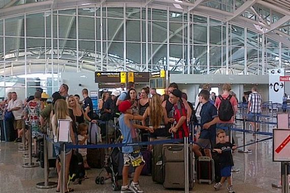 Bandara Ngurah Rai Aman Terkendali, Eh... Ada Bule Pingsan - JPNN.COM