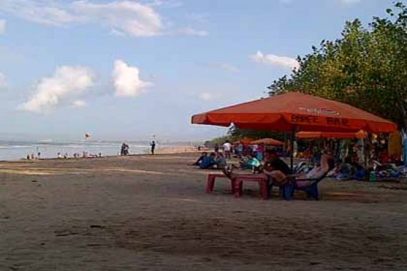 Perhatian! Jalan ke Pantai Kuta dan Legian Ditutup - JPNN.COM