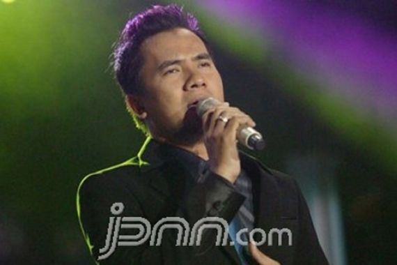 Saipul Jamil Ikhlas Rina Nose Jatuh ke Pelukan Penyanyi Brunei - JPNN.COM