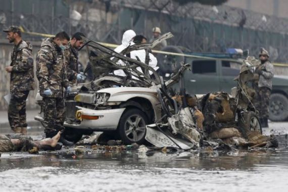 Duarrrr... Bom Bunuh Diri Meledak Dekat Bandara Kabul - JPNN.COM