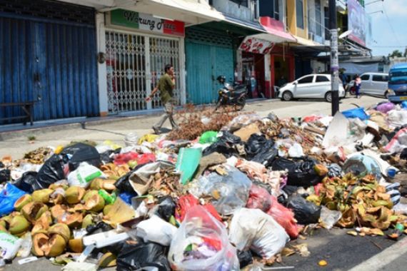 Ketika Sampah Membanjiri Kota Mataram - JPNN.COM