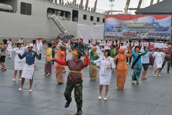 Kolinlamil, Tuan Rumah Upacara Peringatan HUT Korps Wanita Angkatan Laut - JPNN.COM