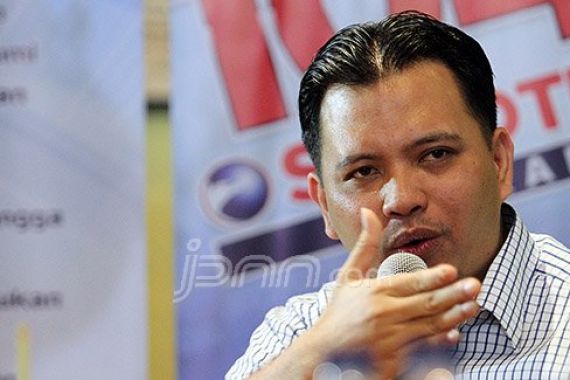 Pengamat Politik: Pengumuman Menteri Yuddy Itu Dinilai Tidak Tepat Waktu - JPNN.COM