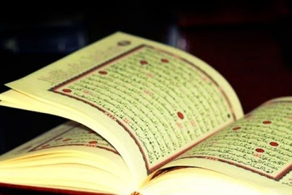 Seribu Al Quran Diwakafkan - JPNN.COM