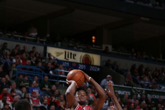 53 Points! Jimmy Butler Patahkan Rekor Chicago Bulls Sejak 2004 - JPNN.COM