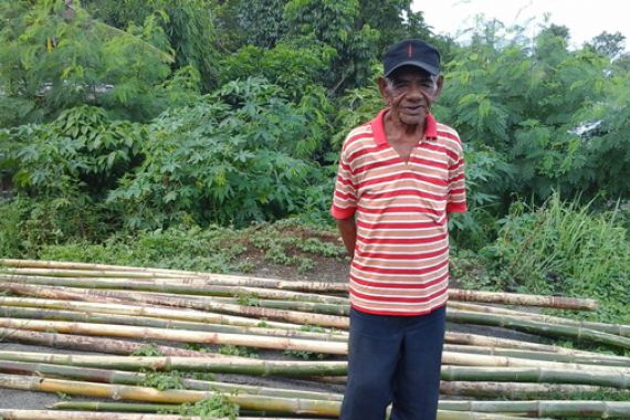 Kisah Penjual Kursi Bambu Paling Sepuh di Ternate: Kalau Sampai Sudah Allahu Akbar... - JPNN.COM