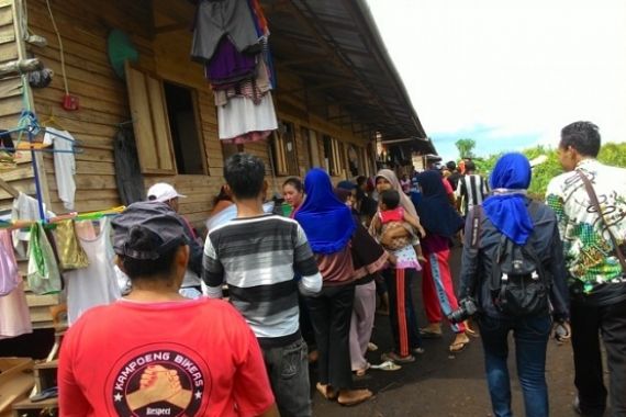 Sebelum Diungsikan Penghuni Kampung Gafatar Lelang Barang - JPNN.COM