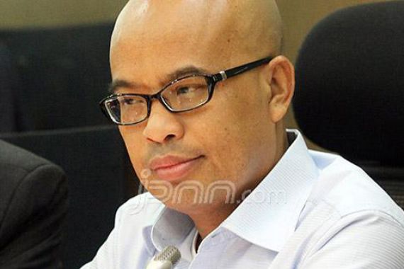 Desmond: Kalau Benar, Jaksa Agung Ngapain Takut - JPNN.COM