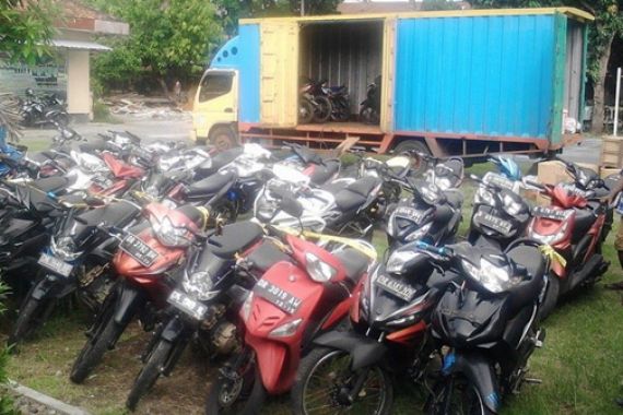 Diduga Bodong, 28 Motor Asal Jakarta Ditahan Polisi - JPNN.COM