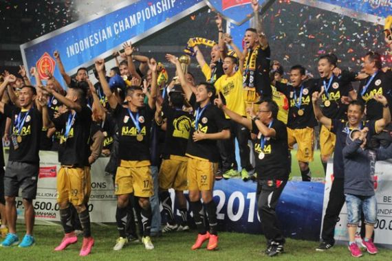 Mitra Kukar Juara, Trofi Piala Jenderal Sudirman Dikirab - JPNN.COM