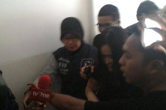 Digelandang, Jessica Tersangka Pembunuh Mirna Bungkam dan Tertunduk - JPNN.COM