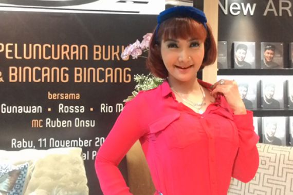 Cuma untuk Beginian, Roro Fitria Rela Keluarkan Ratusan Juta - JPNN.COM