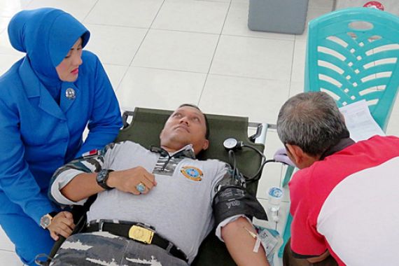 Peringati HUT Pomal, Lanal Dumai Laksanakan Donor Darah - JPNN.COM