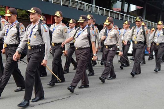 Sang Polisi pun Babak Belur Depan Istri - JPNN.COM