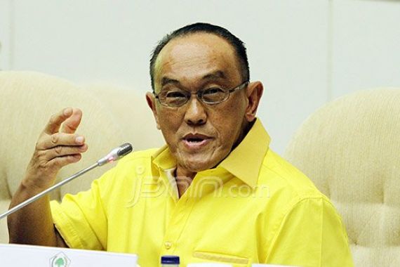 Ical Lebih Suka 'Serahkan' Golkar ke Jokowi Dibanding ke JK - JPNN.COM