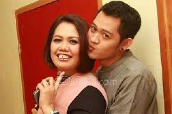 Valentine, Ferry Menghilang, Elly Sugigi Kesepian - JPNN.COM