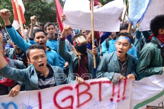Ulama: Jangan Lengah, Kampanye LGBT Ada di Mana-mana - JPNN.COM