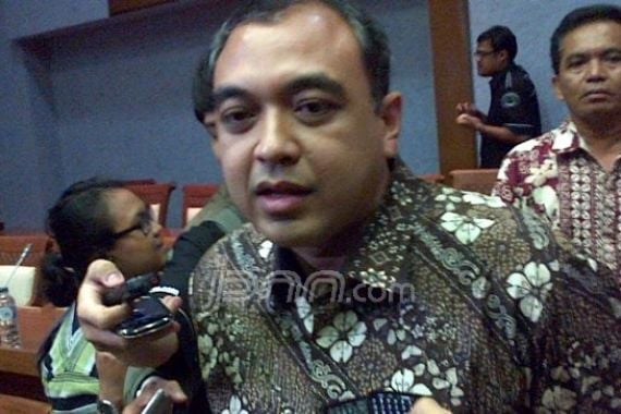Pengalaman Politik Zaki Iskandar Sudah Layak Pimpin Golkar - JPNN.COM