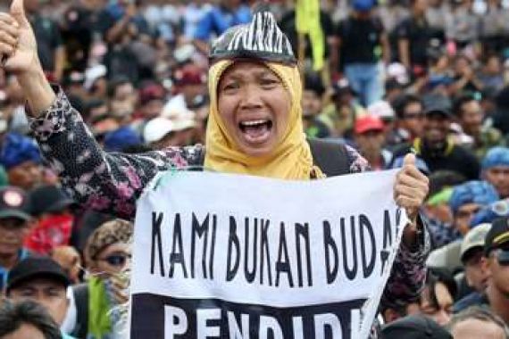 Honorer K2 Diminta Sabar tapi Terus Tagih Janji Yuddy - JPNN.COM