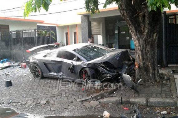 Saksi Sopir Taksi Beratkan Pemilik Lamborghini Maut - JPNN.COM