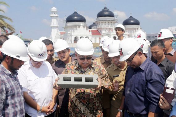Kunjungi Pembangungan Masjid Baiturrahman, Gubernur Aceh Ngamuk - JPNN.COM